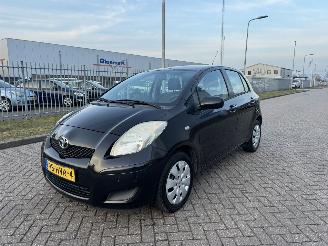 skadebil auto Toyota Yaris 1.3 VVTi 74kw AIRCO 2009/3
