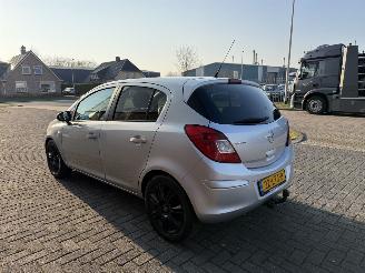 Opel Corsa 1.4 16V Edition AIRCO picture 3