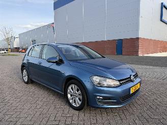 krockskadad bil auto Volkswagen Golf 1.6 TDI 81kw AIRCO - NAVI 2014/12