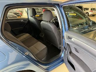 Volkswagen Golf 1.6 TDI 81kw AIRCO - NAVI picture 19