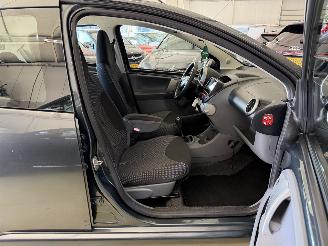 Toyota Aygo 1.0 12V AIRCO picture 16