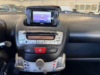 Toyota Aygo 1.0 VVT-i  AIRCO - NAVI picture 15