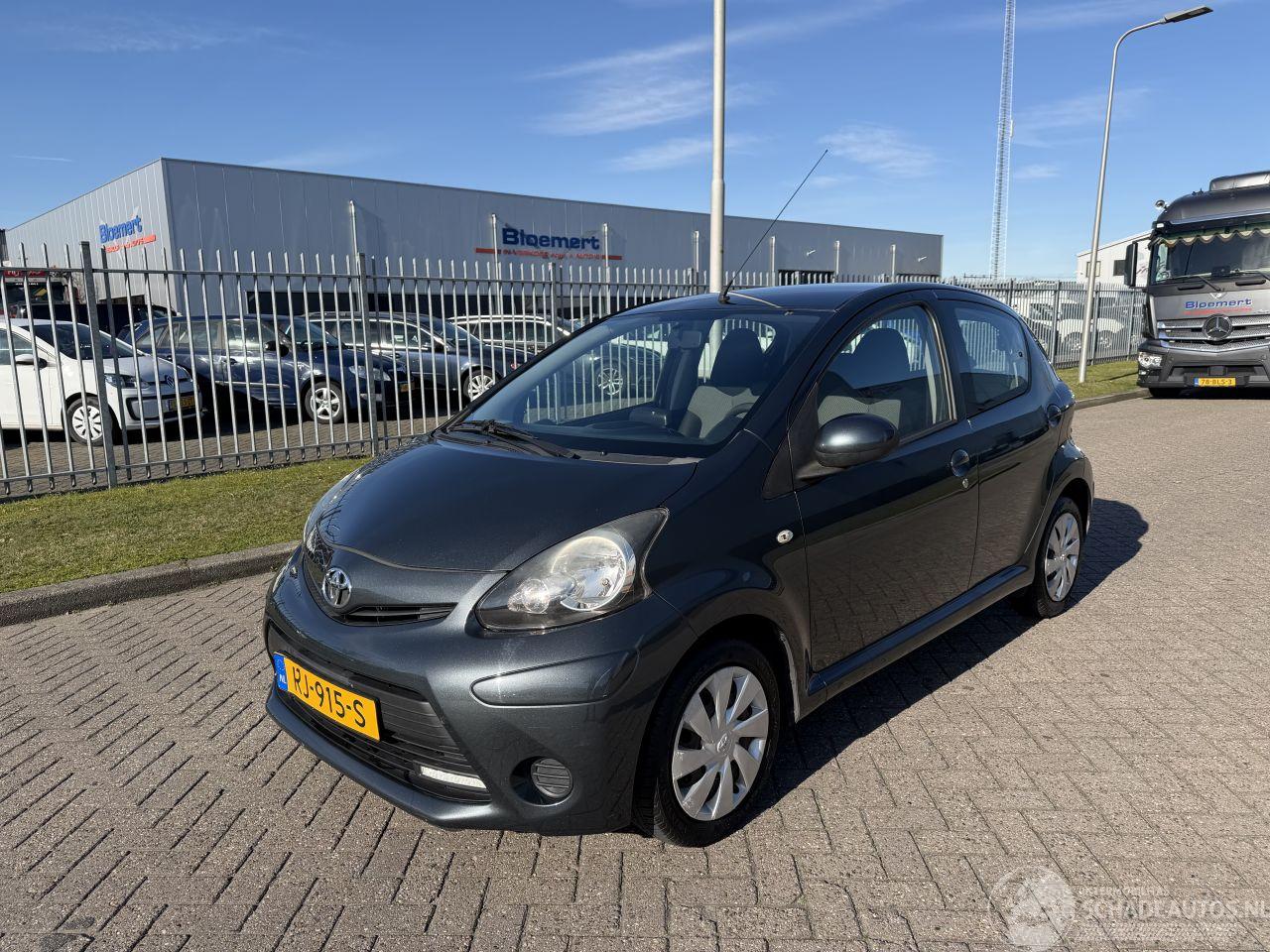 Toyota Aygo 1.0 VVT-i  AIRCO - NAVI