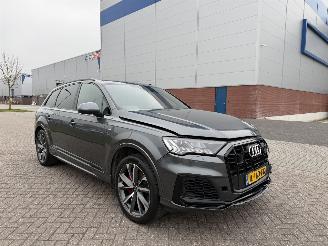 Audi Q7 55 TFSI e Quattro picture 2