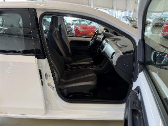 Volkswagen Up! 1.0 High Up AUTOMAAT picture 25