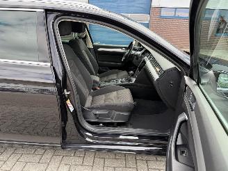 Volkswagen Passat 1.6 TDI 88Kw DSG Clima - Navi picture 23