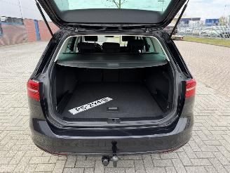 Volkswagen Passat 1.6 TDI 88Kw DSG Clima - Navi picture 19