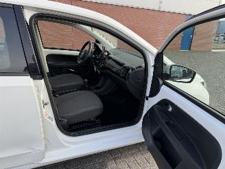 Volkswagen Up! 1.0 44Kw AIRCO - NAVI picture 19