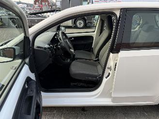 Volkswagen Up! 1.0 44Kw AIRCO - NAVI picture 11