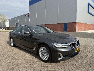 krockskadad bil auto BMW 5-serie 520e Plug-In Hybrid 2022/3