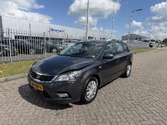 Coche accidentado Kia Cee d Sporty wagon 1.4 CVVT 77Kw AIRCO 2012/2