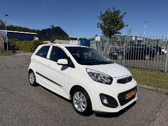 krockskadad bil auto Kia Picanto 1.2 CVVT 63Kw  AIRCO 2014/2