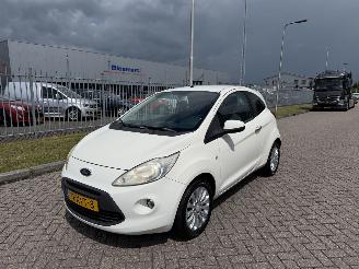 uszkodzony samochody osobowe Ford Ka 1.2 Titanium 51kw AIRCO 2010/11