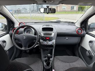 Peugeot 107 1.0 12V Sublime AIRCO picture 16