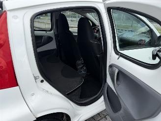 Peugeot 107 1.0 12V Sublime AIRCO picture 18