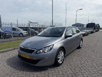 damaged passenger cars Peugeot 308 1.6 BlueHDI 88kw Clima - Navi 2015/10