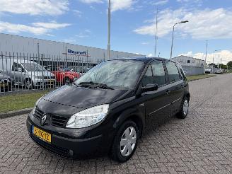 skadebil auto Renault Scenic 1.6 16V 82Kw Clima 2006/9