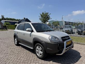 damaged passenger cars Hyundai Tucson 2.0 Style 104Kw  CLIMA 2006/12
