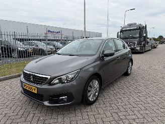 Damaged car Peugeot 308  2017/4