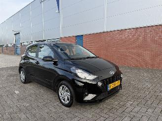 skadebil auto Hyundai I-10 1.0 49kw AIRCO - NAVI 2022/10
