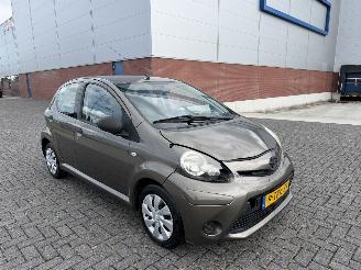 Toyota Aygo 1.0 VVT-i Now 50kw AIRCO picture 4