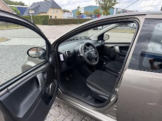 Toyota Aygo 1.0 VVT-i Now 50kw AIRCO picture 9