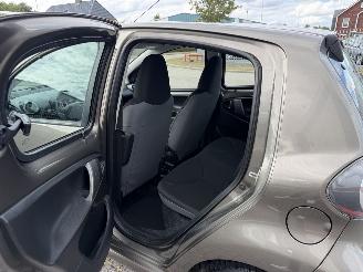 Toyota Aygo 1.0 VVT-i Now 50kw AIRCO picture 11