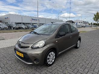 Coche accidentado Toyota Aygo 1.0 VVT-i Now 50kw AIRCO 2014/2