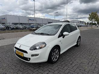 Damaged car Fiat Punto Evo 0.9 TwinAir Lounge  Clima 2015/1