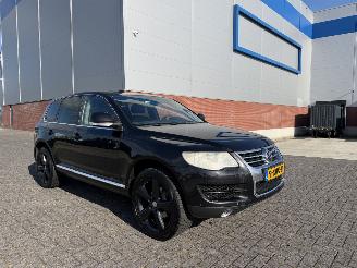 Vaurioauto  passenger cars Volkswagen Touareg 3.0 V6 TDI 165Kw Clima - Luchtvering 2007/8