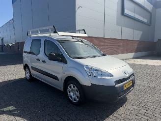 Peugeot Partner 1.6 HDI 66kw AIRCO picture 2