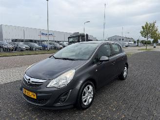 krockskadad bil auto Opel Corsa 1.2 16V Anniversary Edition  AIRCO 2012/6