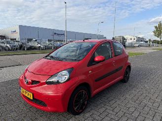 Vaurioauto  passenger cars Toyota Aygo 1.0 12V 50kw 2007/9