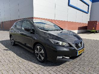 Schadeauto Nissan Leaf N-Connecta 40kWh Clima - Navi 2019/2