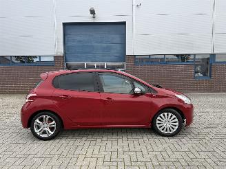Peugeot 208 1.2 60Kw AUTOMAAT Clima - Navi picture 5
