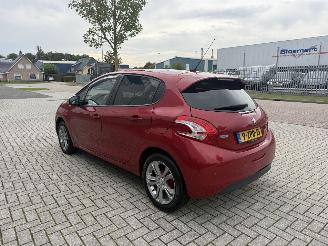 Peugeot 208 1.2 60Kw AUTOMAAT Clima - Navi picture 3