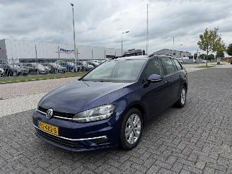 krockskadad bil auto Volkswagen Golf 1.0 TSI Clima - Navi 2017/11