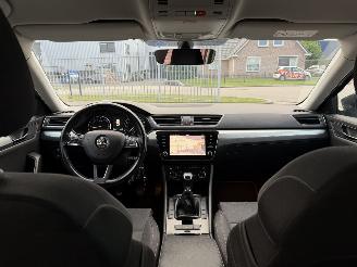 Skoda Superb 1.6 TDI 88Kw Clima - Navi picture 20