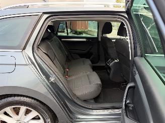 Skoda Superb 1.6 TDI 88Kw Clima - Navi picture 24