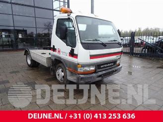 Coche siniestrado Mitsubishi Canter Canter, Ch.Cab/Pick-up, 2001 3.0 Di-D 16V 35 2004