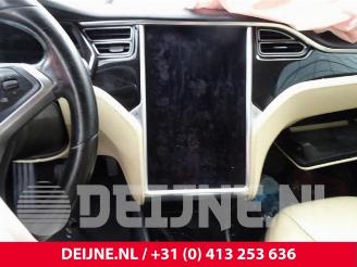 Vrakbiler auto Tesla Model S Model S, Liftback, 2012 85 2014/9