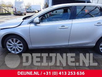 Volvo V-40 V40 (MV), Hatchback 5-drs, 2012 / 2019 2.0 T3 16V picture 15