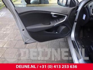 Volvo V-40 V40 (MV), Hatchback 5-drs, 2012 / 2019 2.0 T3 16V picture 17