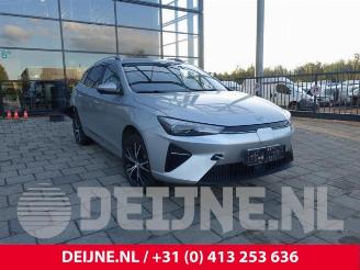 krockskadad bil motor MG MG5  2023/6