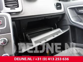 Volvo V-60 V60 I (FW/GW), Combi, 2010 / 2018 1.6 T3 16V picture 27