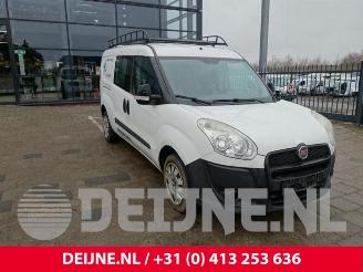 Coche siniestrado Fiat Doblo Doblo Cargo (263), Van, 2010 1.3 MJ 16V DPF Euro 5 2013/5
