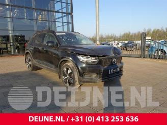 Coche siniestrado Volvo XC40 XC40 (XZ), SUV, 2017 1.5 T4 Plug-in Hybrid 12V 2021/6