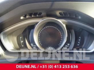 Volvo V-40 V40 (MV), Hatchback 5-drs, 2012 / 2019 1.5 T2 16V Geartronic picture 22
