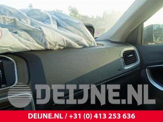 Volvo V-40 V40 (MV), Hatchback 5-drs, 2012 / 2019 1.5 T2 16V Geartronic picture 30