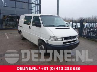 Coche siniestrado Volkswagen Transporter Transporter/Caravelle T4, Bus, 1990 / 2003 1.9 TDI 2001/9